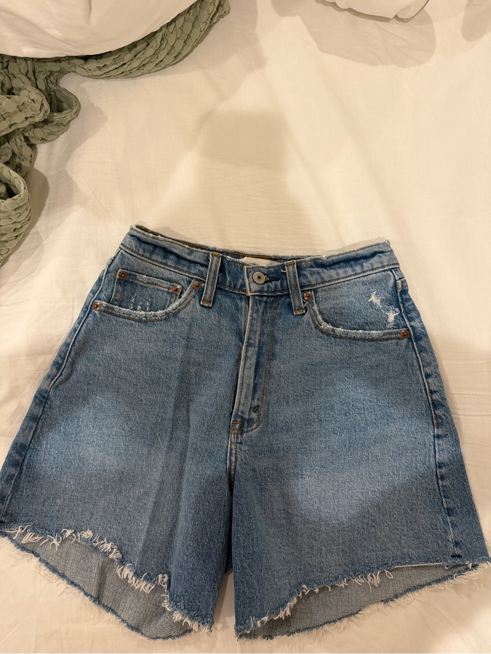 Abercrombie & Fitch High-Rise Dad Short Jeans - Light Blue Denim